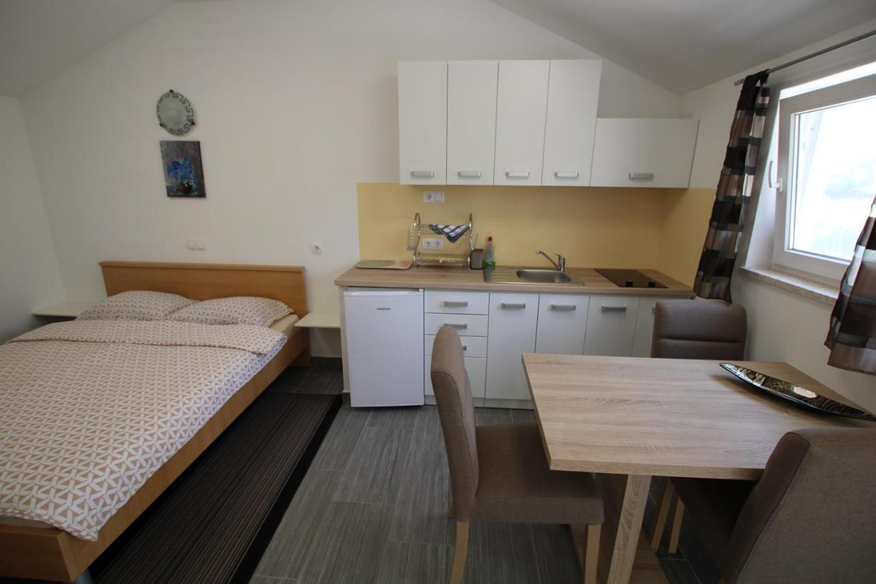 Apartments Green Garden Labinci Phòng bức ảnh